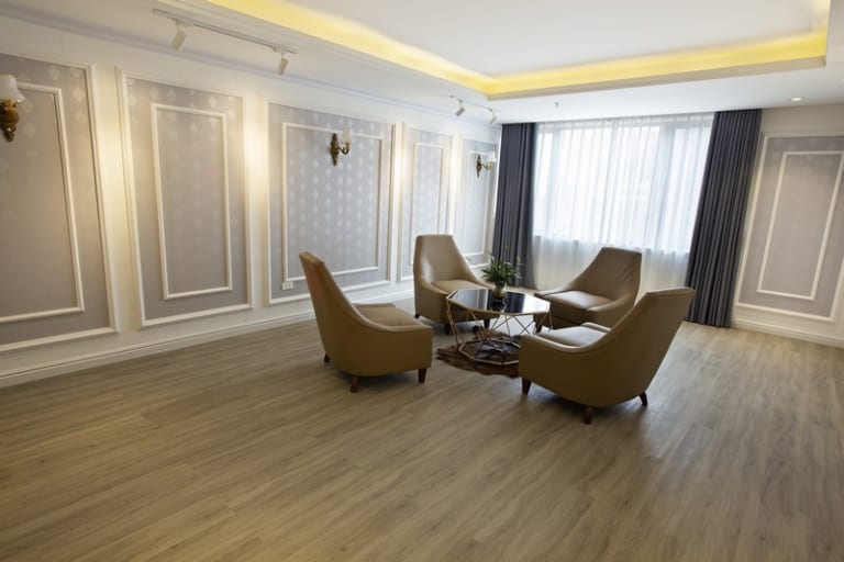 Sàn nhựa giả gỗ vật liệu tiết kiệm chi phí nhất cho ngồi nhà của bạn